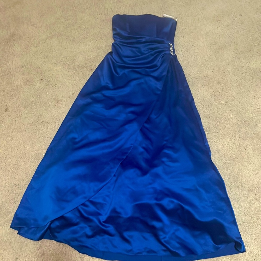 David’s bridal size 8 dress. Only worn once.